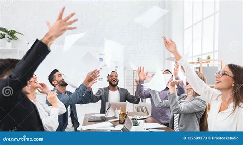 Business People Celebrating 的图像结果