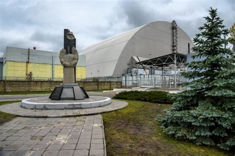 'Chernobyl' Review: A Neat Narrative That Inches Towards a Larger Truth