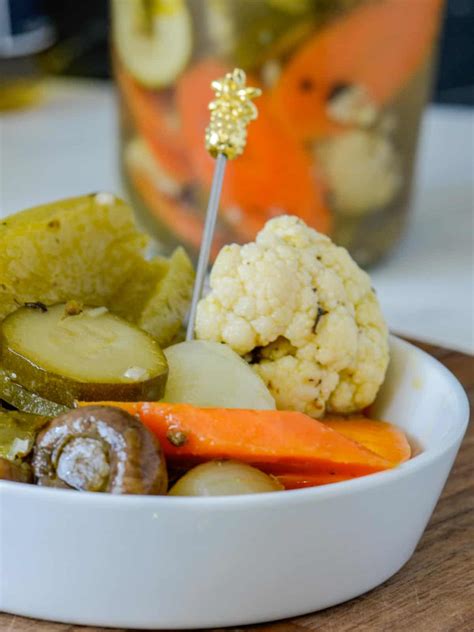 Escabeche (Mexican Pickled Vegetable Recipe) - Foodology Geek