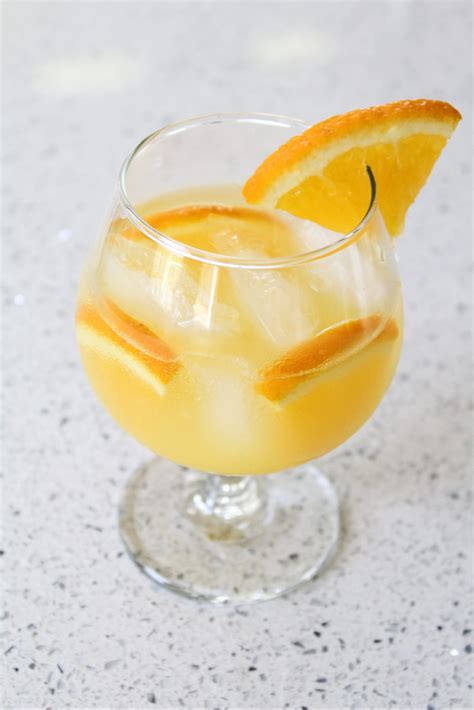Tropical Gin and Juice Snoop Dogg Recipe Cocktail Beverage