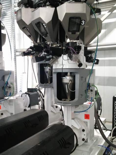 Blendo Adroit - Continuous gravimetric blender and extrusion control ...