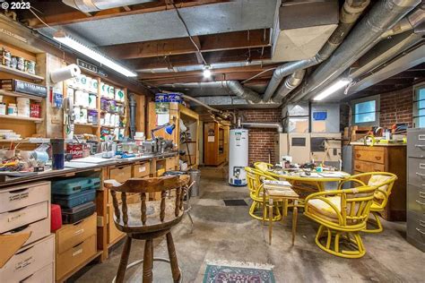 1890 Queen Anne house in The Dalles, Oregon - $950k | Old Houses USA