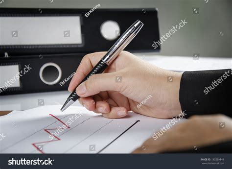 Pointing Stock 的图像结果