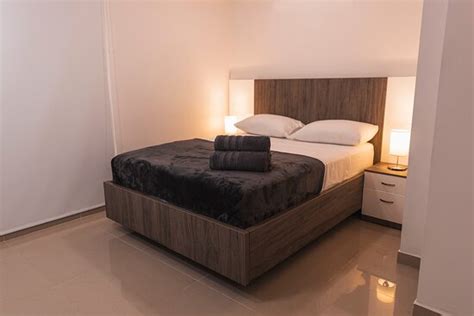 HOTEL BOUTIQUE BUSINESS CENTER (Cali) - Apartment Reviews, Photos, Rate ...