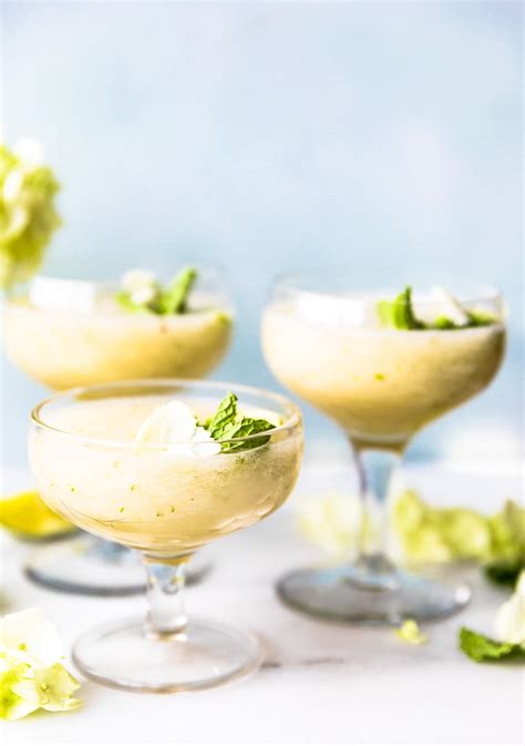 Honeydew Melon Wine Slushies | white wine cocktails