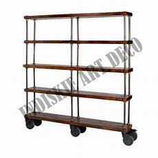 scaffale con ruote industriale scaffale con ruote di legno vintage libreria scaffale con ruote industriale scaffale con ruote di legno vintage libreria