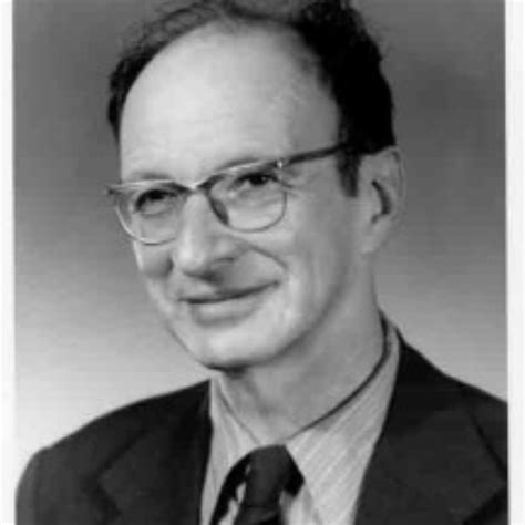 Urie Bronfenbrenner (29 abr 1917 año – 25 sept 2005 año) (Cinta de tiempo)