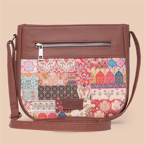 Kutch Gamthi U-Shaped Sling Bag – Zouk