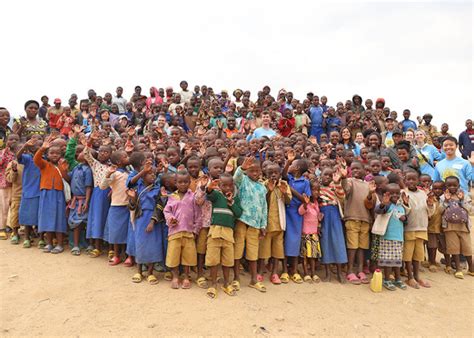 How to Help Local Communities 的图像结果