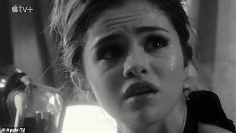 Tuesday 20 September 2022 10:11 PM Selena Gomez breaks down in tears in ...