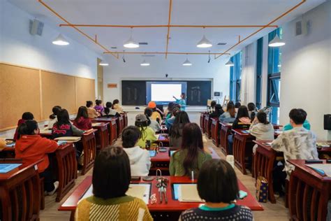 西安翻译学院是几本2023全国排名？西译是公办还是民办学费贵吗？