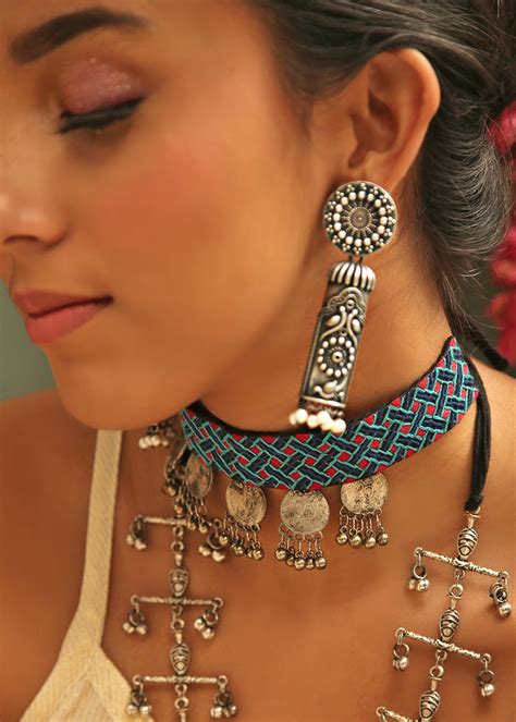 Get Handcrafted Blue Red Choker at ₹ 700 | LBB Shop