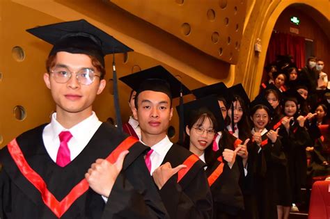 肇庆最美的毕业照都在这儿了，第一张就让人惊艳...|毕业照|学院|西江_新浪新闻