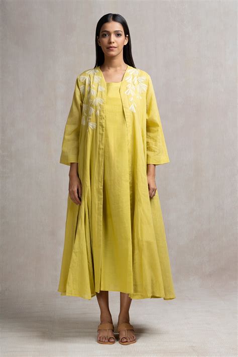Floral Embroidered Cape Set – Tulsi Online
