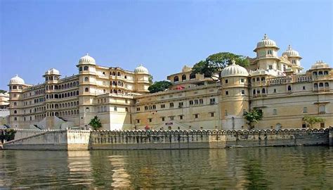 27 Best Honeymoon Places in India in February [Year] for Couples
