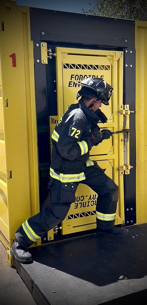 Firefighter Forcible Entry 的图像结果
