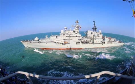 相同的战舰不同的导弹 中国新老“现代”舰同框_凤凰网