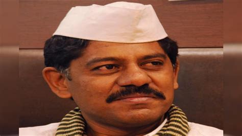 ಸಾಮಾಜಿಕ ಹೋರಾಟಗಾರ ರವಿಕೃಷ್ಣಾ ರೆಡ್ಡಿ ಬಲವಂತದ ಬಂಧನ; ಪೊಲೀಸರ ದುರ್ವರ್ತನೆ ...