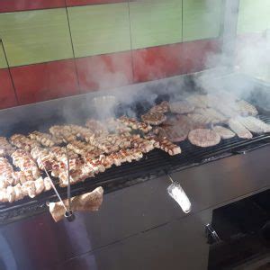 Leskovački Roštilj u Srcu Zemuna! - Dođite i uverite se!