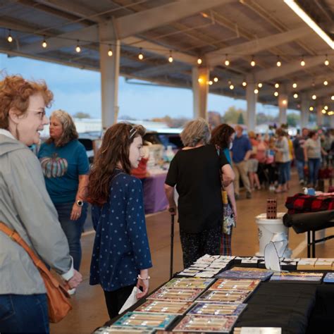 Flea Market 的图像结果