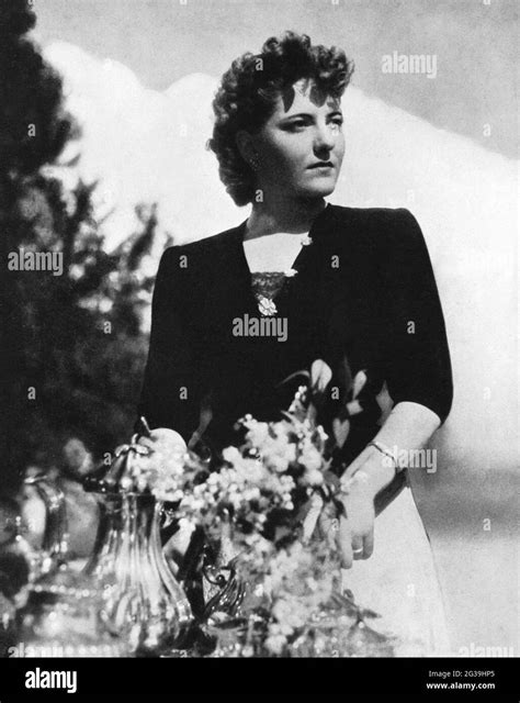 1943 movies hi-res stock photography and images - Alamy