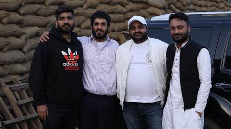 Gitaz Bindrakhia pens a heartfelt note as he begins shoot for Jagdeep ...