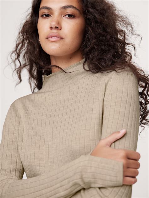 Men's Mock Neck Sweaters | Banana Republic Canada