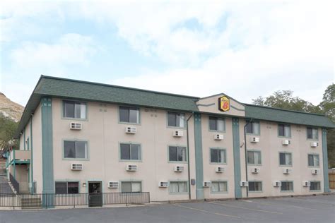 Super 8 by Wyndham Green River | Green River, WY Hotels
