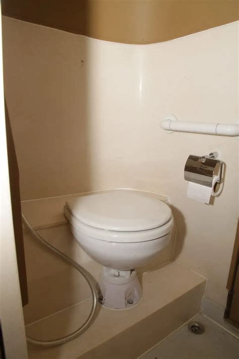 Bus Toilet Manufacturers in Chennai, Mobile Toilet Manufacturers in ...