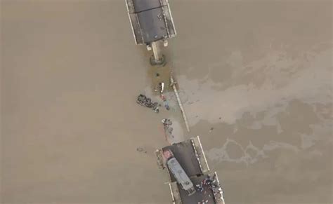 Bridge Collapse: ये नजारा देख सहम जाएंगे आप, आणंद-वडोदरा को जोड़ने वाला ...