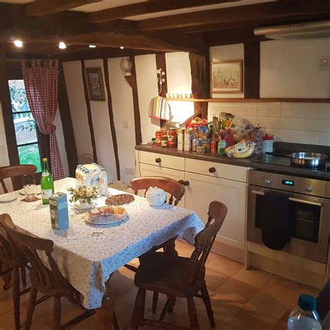 THE OLD BARN AT BOLEBROKE MILL PERRY HILL (Hartfield) - Ranch Reviews ...