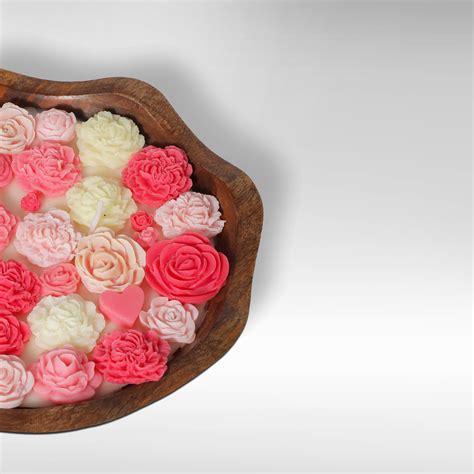 Velvet Rose Blooming Bouquet | Scented Candle – MIAAKA