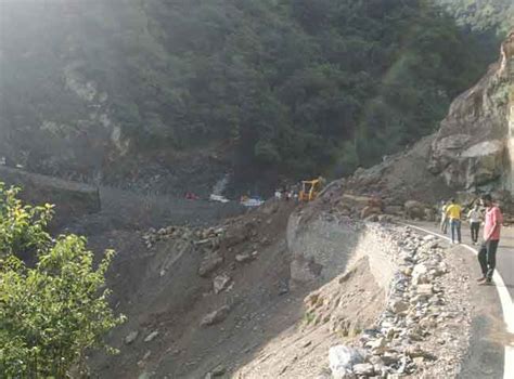 Uttarakhand Weather Update: मसूरी-चकराता राजमार्ग कांडीखाल पुल पर ...