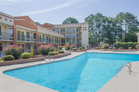 Super 8 by Wyndham Jasper | Jasper, AL Hotels