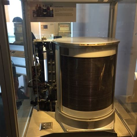 Old Tech Objects 的图像结果