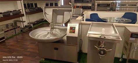 Meat Processing Equipment - Bresco Meat Cutting / Bone Saw Machine BS ...