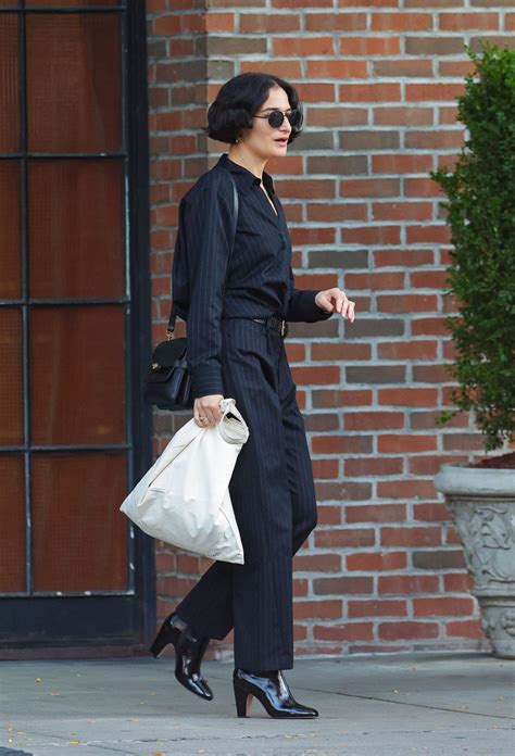 Jenny Slate Outfits & Style Photos • CelebMafia