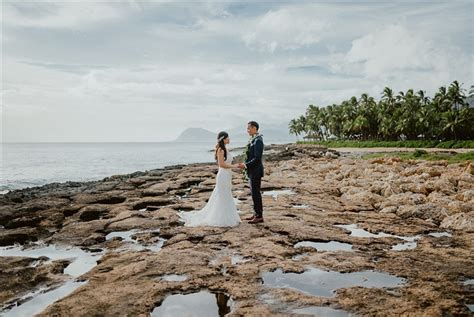 How to Get Married on Oahu: Best Wedding Locations & More!
