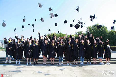 海外教育学院成功举办2022届留学生毕业典礼