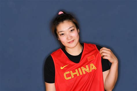 李梦全场62分6篮板4抢断！她是中国女篮的“勒布朗梦”-搜狐大视野-搜狐新闻