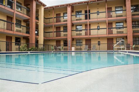 RODEWAY INN NEAR YBOR CITY - CASINO (Tampa) - Motel Reviews, Photos ...