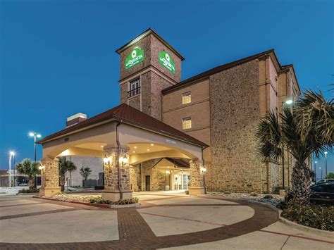 La Quinta Inn & Suites South Grand Prairie - I-20, Exit 454, TX - See ...