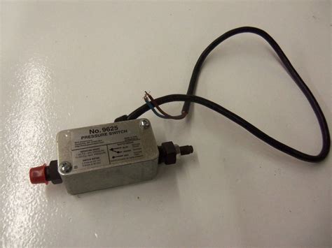 Buy SPX Power Team 9625 In-line Pressure Switch with 1/4" NPTF Gauge ...