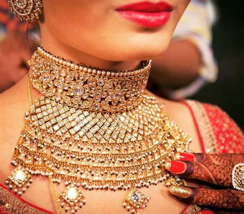 Eye-catching Rajasthani Aad Necklace Designs for a Royal Bridal Look