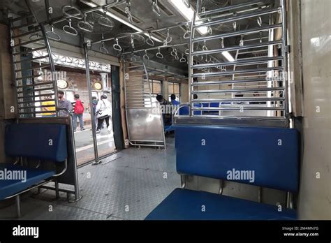 Local Train Inside 的图像结果