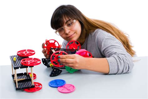 Simple Electronics Car Easy Project 的图像结果