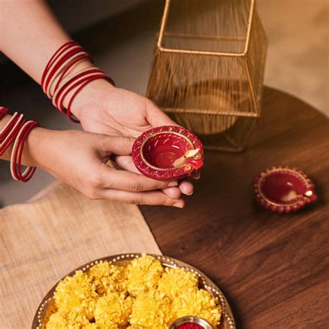 Top 10 Eco-Friendly Diwali Gifts for Corporate Gifting in 2024 – BoxUp ...