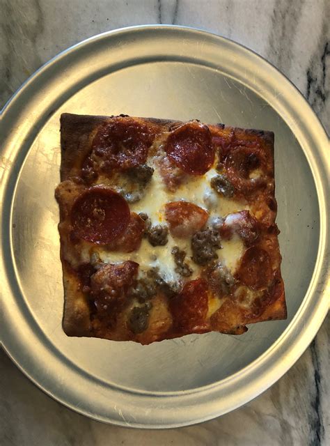 Hot Oil Pizza with Pepperoni and Sausage – Schneidley's