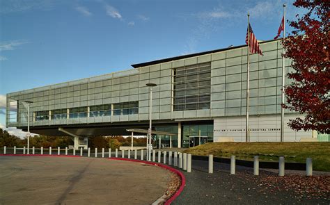 Presidential Library Sign 的图像结果