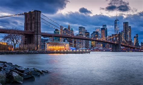 New York Skyline & Brooklyn Bridge 4K Ultra HD Wallpaper